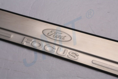 Ford Focus (05–) Накладки на дверные пороги с логотипом, нерж.